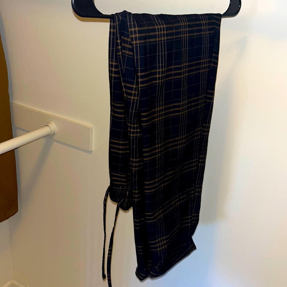 Slim chinos with plaid pattern